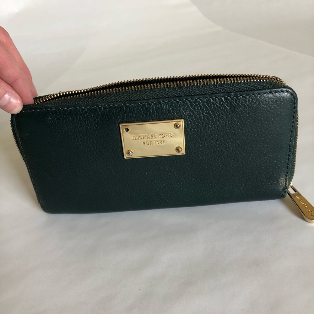 Michael Kors hunter green wallet
